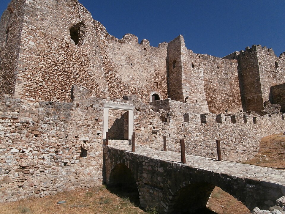 Porte d'entrée au niveau du mur d'escarpe