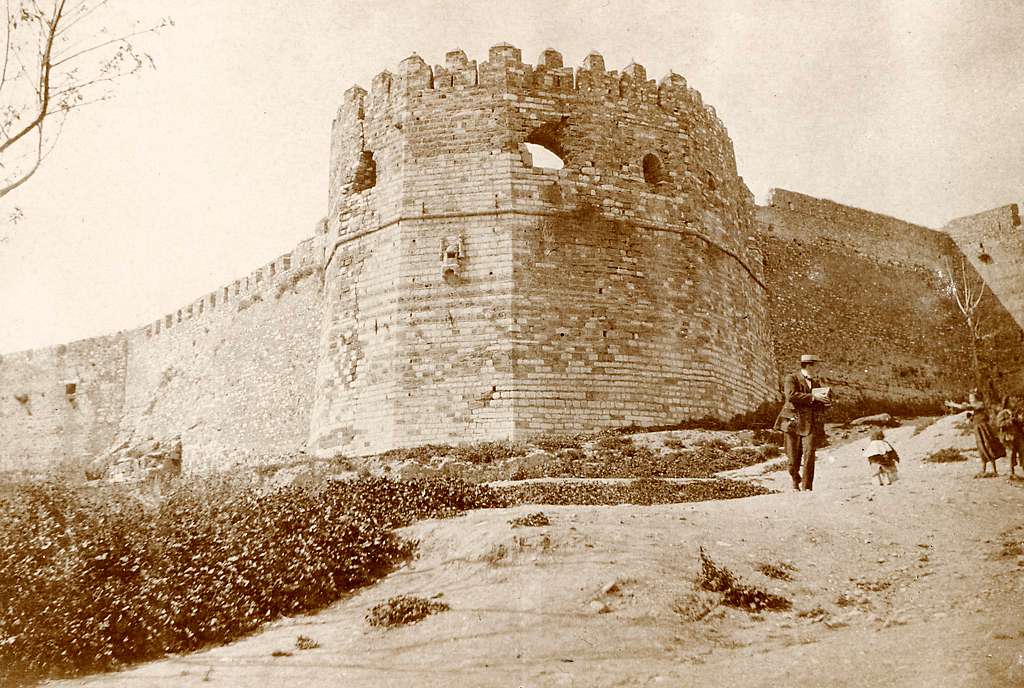Photographie du bastion vénitien, vu en contrebas depuis l'est